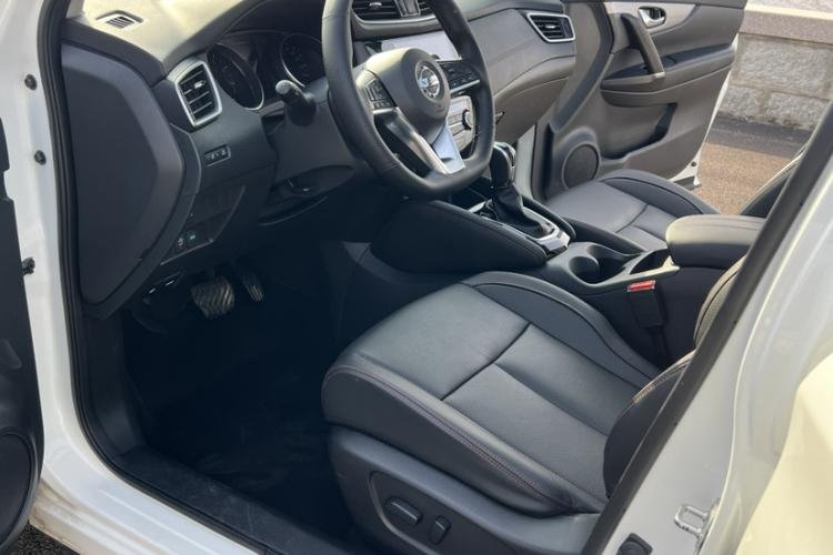 日产 逍客 2022款 2.0L CVT XV Prem豪华版中控内饰7009