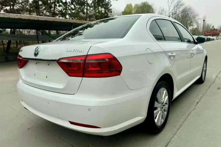 大众 朗逸 2013款 改款经典 1.6L 自动舒适版车身外观6003