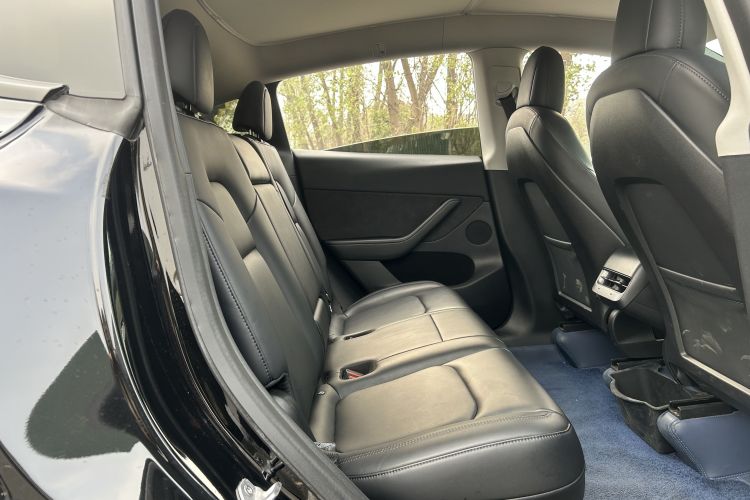 特斯拉 Model Y 2022款 后轮驱动版中控内饰7004