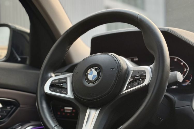 宝马3系 2021款 325Li M运动套装中控内饰7005