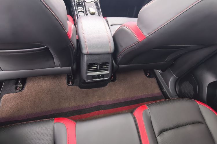 思皓X8 2021款 300T DCT领先智联版 7座中控内饰7009