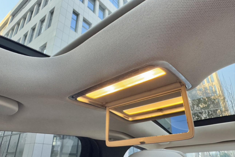 奔驰C级 2017款 C 200 L 运动版中控内饰7012