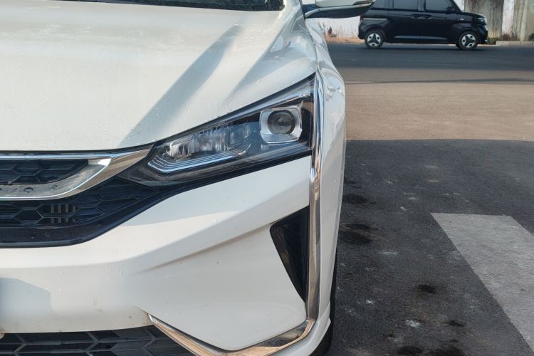 东风风神 奕炫 2021款 230T 自动追风版车身外观6001