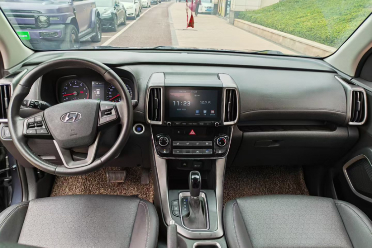 北京现代ix35 2019款 2.0L 自动两驱智勇·畅享版 国VI中控内饰7001