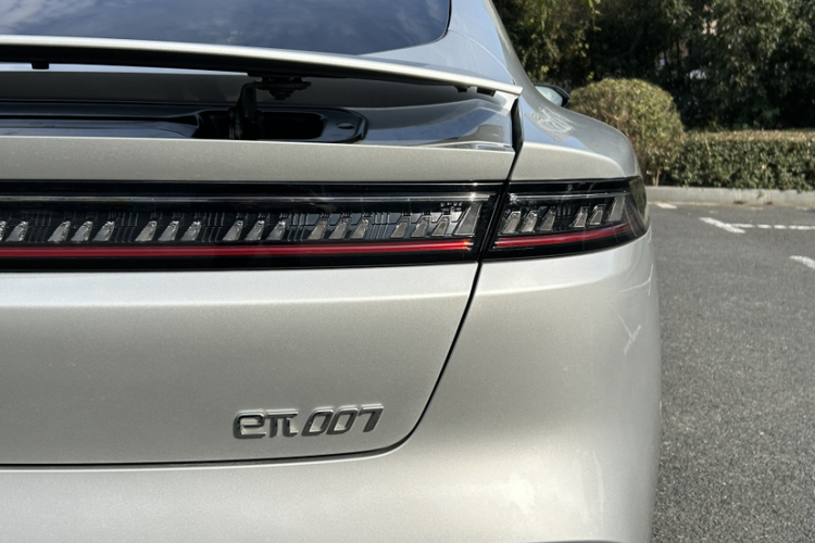 东风奕派 eπ007 2025款 纯电 565四驱Max领航版车身外观6007