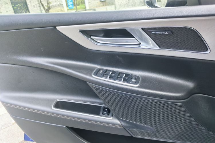 捷豹XEL 2019款 2.0T 200PS 尊享版中控内饰7010