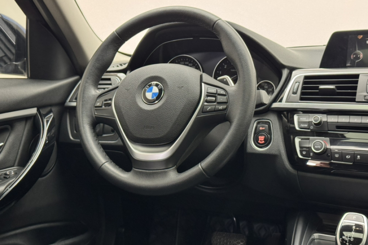 宝马3系 2017款 320Li M运动型局部细节13