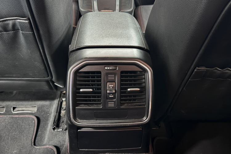 保时捷 2016款 Macan 2.0T局部细节16