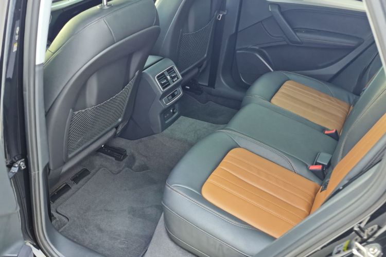 奥迪Q5L 2020款 改款 40 TFSI 荣享时尚型中控内饰7004