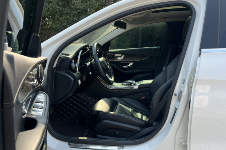 奔驰C级 2017款 C 200 L 运动版局部细节19