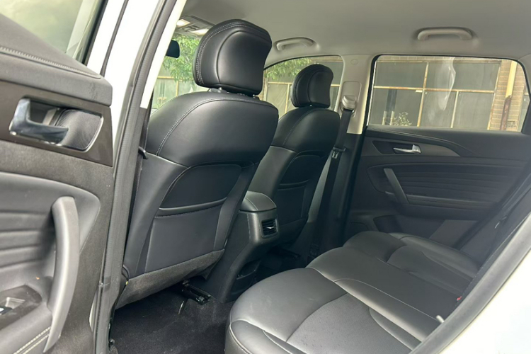 长安CS35PLUS 2021款 荣耀百万版 1.6L CVT精英版中控内饰7003