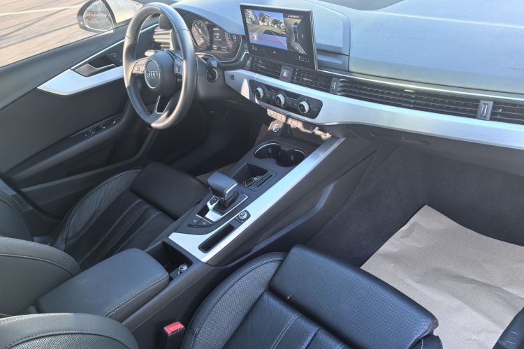 奥迪A4L 2023款 40 TFSI 时尚动感型中控内饰7002