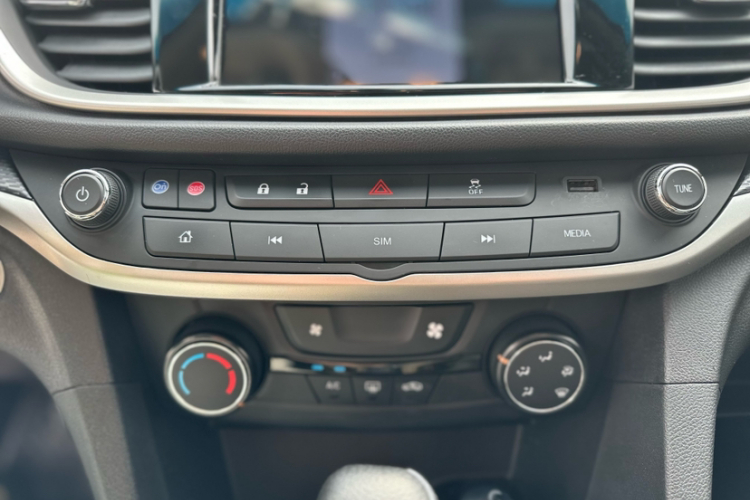 别克 英朗 2021款 改款 典范 1.5L 自动精英型局部细节16