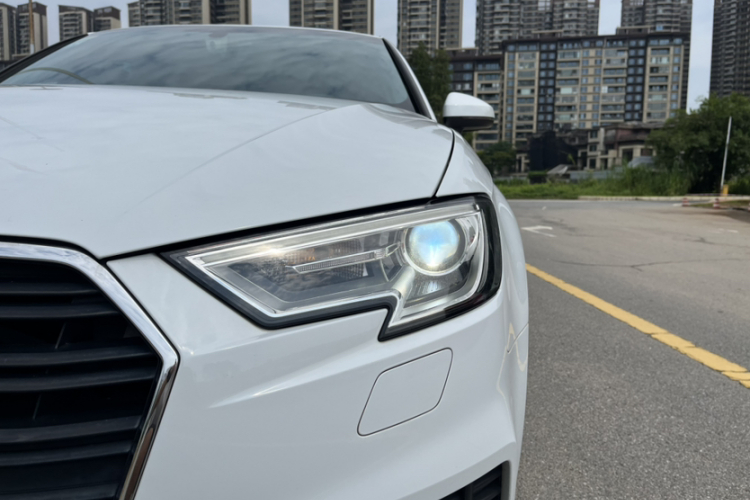 奥迪A3 2018款 30周年年型 Sportback 35 TFSI 进取型车身外观6009