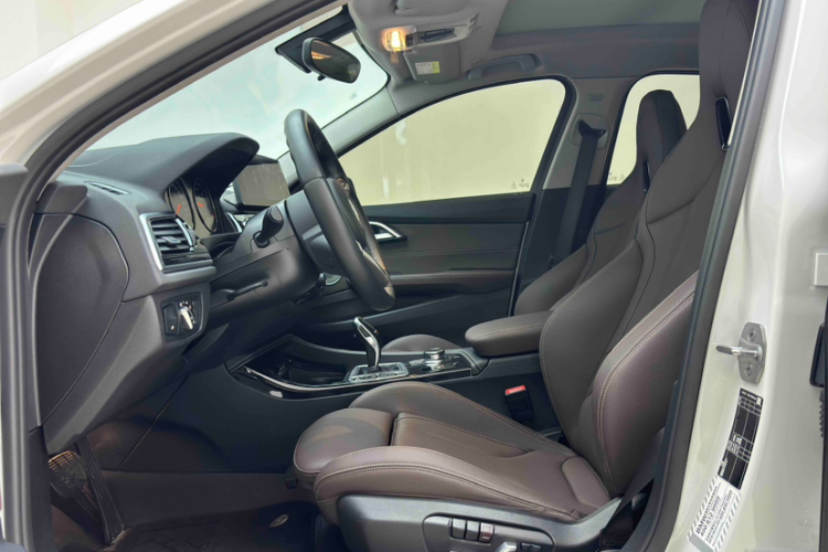 宝马1系 2023款 125i M运动曜夜版局部细节19