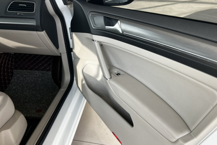 大众 高尔夫 2014款 1.4TSI 手动舒适型中控内饰7005