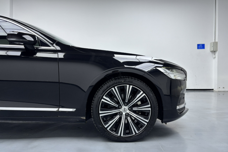 沃尔沃S90 2023款 B5 智远豪华版车身外观6006