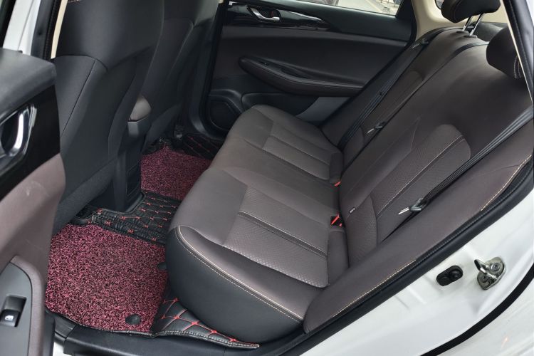 长安 逸动DT 2019款 1.6L 手动舒享型 国VI中控内饰7006