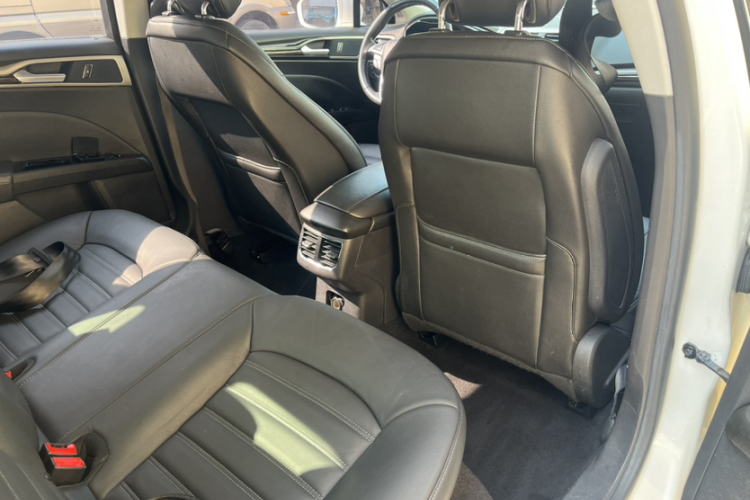 福特 蒙迪欧 2013款 2.0L GTDi200豪华型中控内饰7003