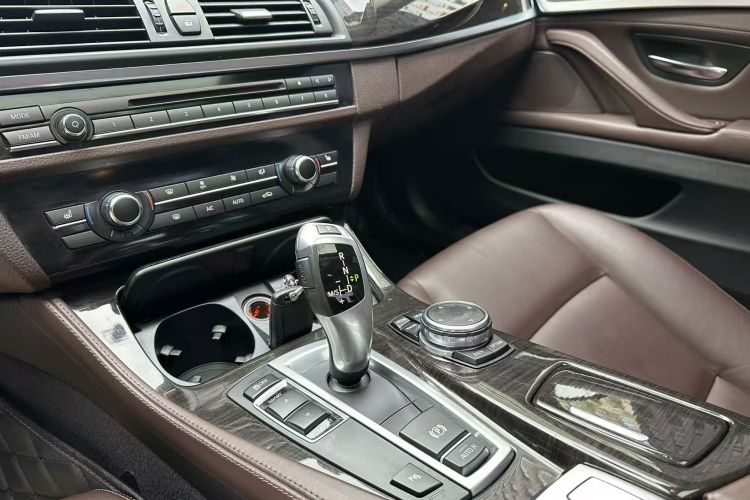 宝马5系 2014款 525Li 豪华设计套装中控内饰7004