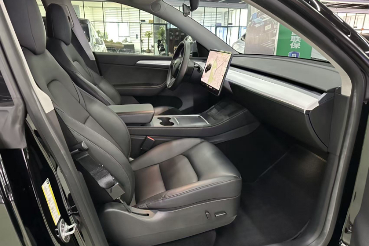 特斯拉 Model Y 2021款 标准续航后驱版局部细节41