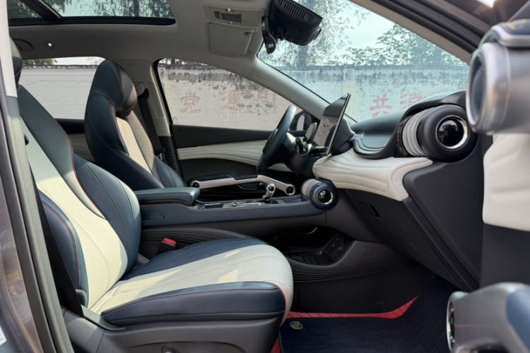 比亚迪 元PLUS 2022款 510KM 旗舰型PLUS中控内饰7007