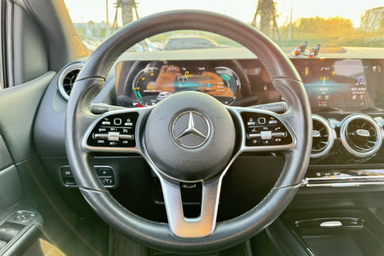 奔驰B级 2020款 B 180中控内饰7012