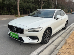 沃尔沃S60 2023款 B4 智远豪华版