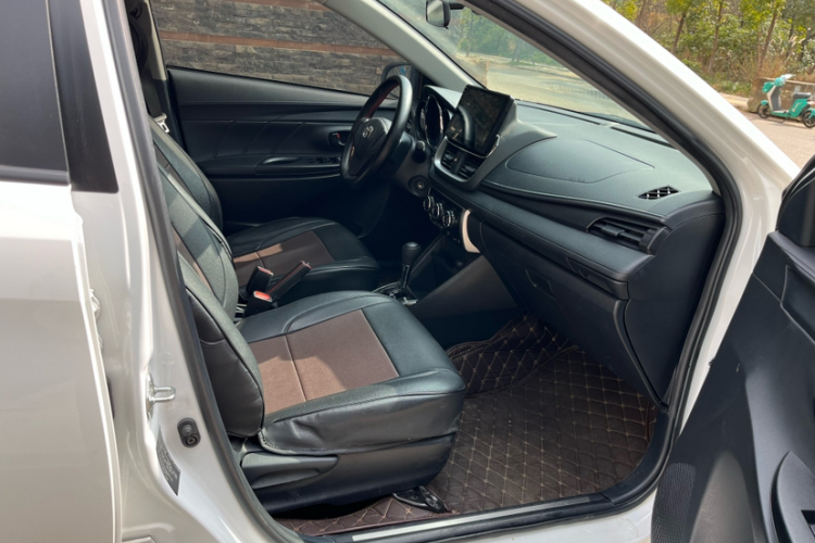 丰田 YARiS L 致享 2020款 1.5L CVT领先版中控内饰7012