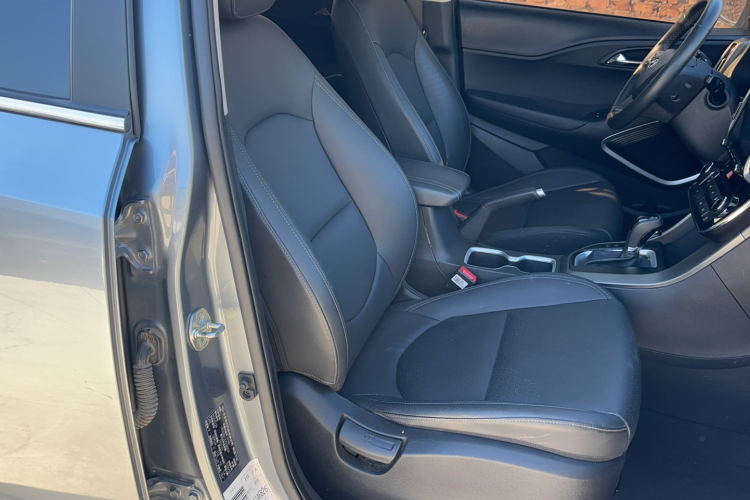 北京现代ix35 2018款 2.0L 自动两驱智勇·畅享版局部细节41