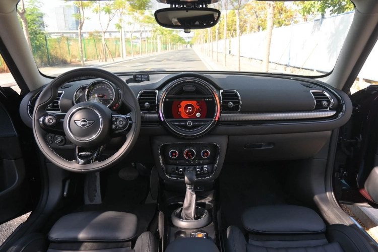 MINI Clubman 2018款 2.0T COOPER S 艺术家中控内饰7001