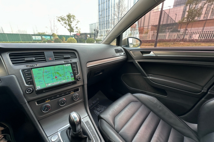 大众 高尔夫 2016款 230TSI 自动豪华型中控内饰7013