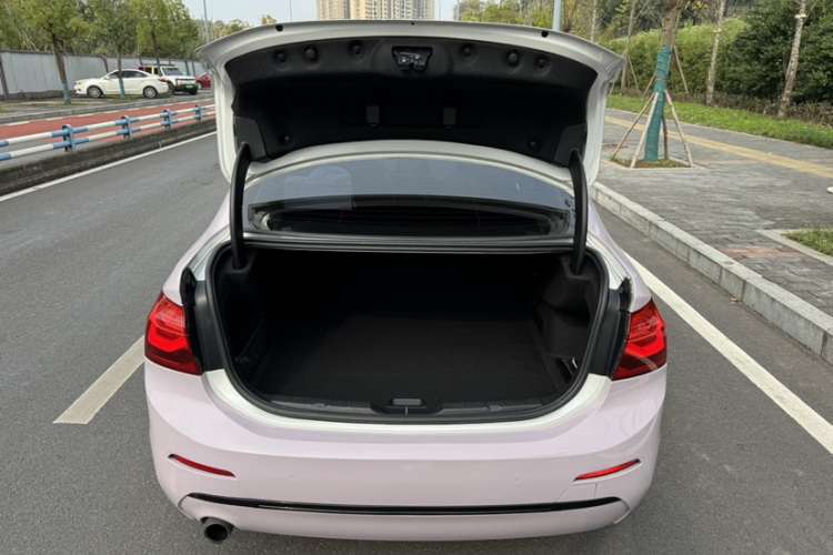 宝马1系 2018款 118i 运动型局部细节23