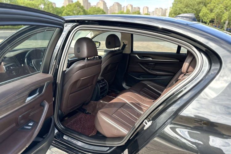 宝马5系 2020款 530Li 领先型 豪华套装中控内饰7002