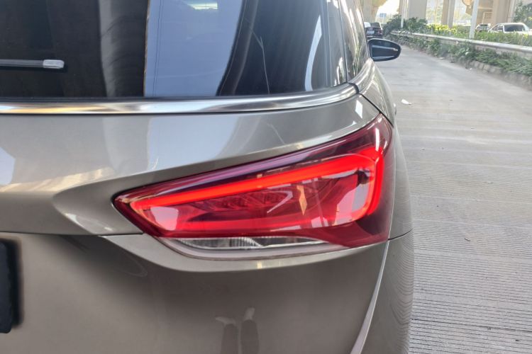 别克GL6 2021款 323T 轻混动互联豪华型车身外观6009