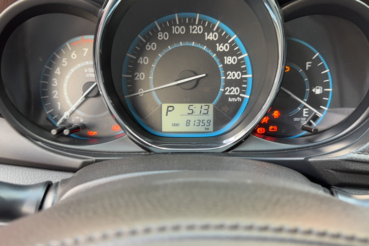 丰田 威驰 2016款 1.5L 自动智臻星耀版中控内饰15