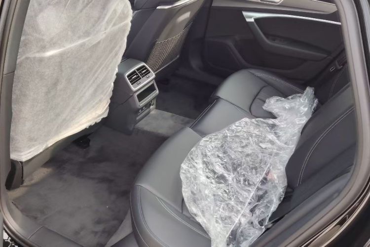 奥迪A6L 2026款 40 TFSI 豪华动感型中控内饰7005