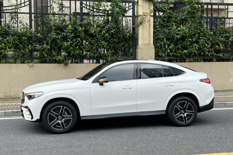 奔驰GLC轿跑 2024款 GLC 260 4MATIC 轿跑SUV车身外观6005