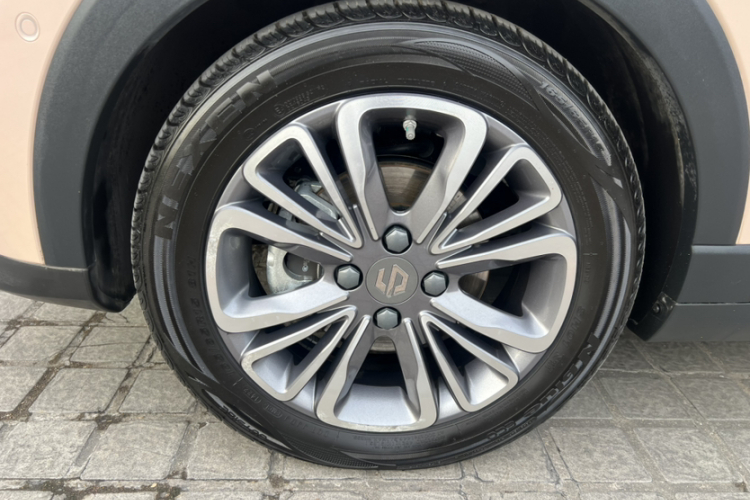 零跑汽车 零跑T03 2021款 400豪华Pro版车身外观6006