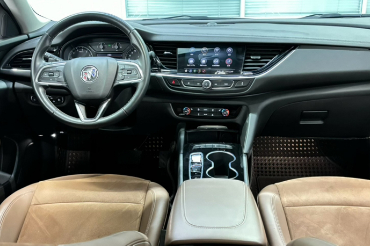 别克 君威 2023款 552T 智享型中控内饰7002