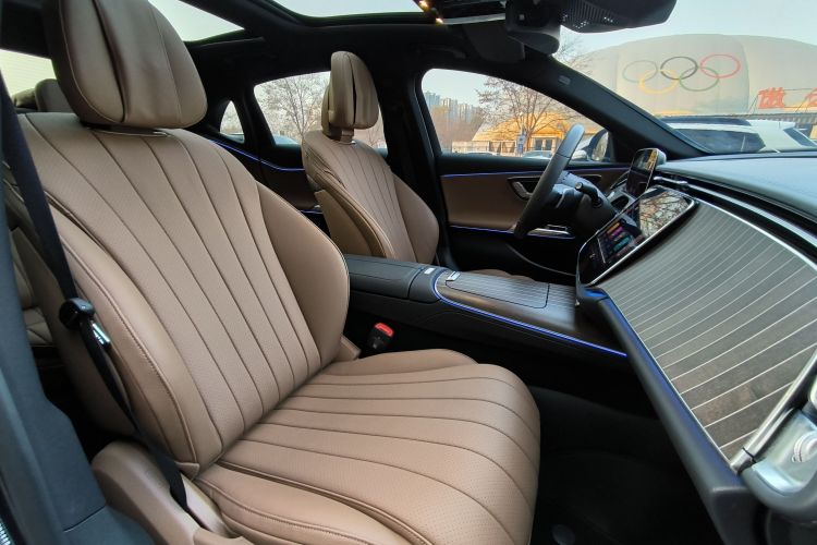 奔驰E级 2025款 E 300 L 时尚型中控内饰7002