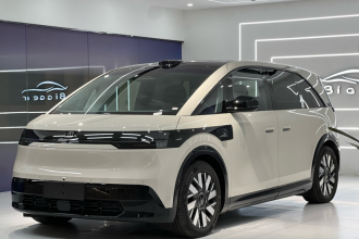 极氪MIX 2025款 长续航智驾版