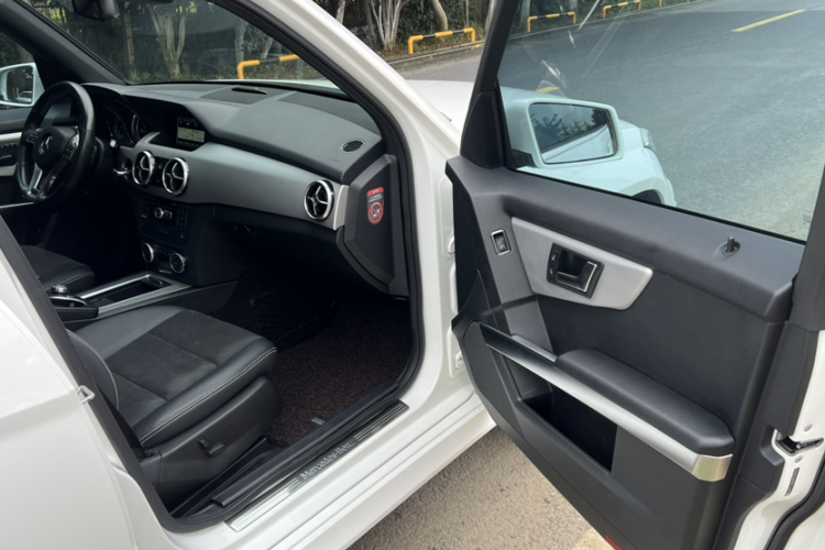奔驰GLK级 2015款 GLK 260 4MATIC 时尚型 极致版中控内饰7002