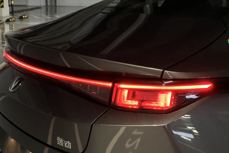 长安 逸动 2025款 蓝鲸 1.5T 500Bar尊贵型车身外观6009