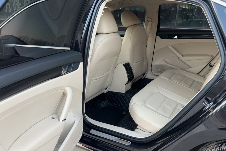 大众 帕萨特 2011款 1.8TSI 自动尊荣版中控内饰7001