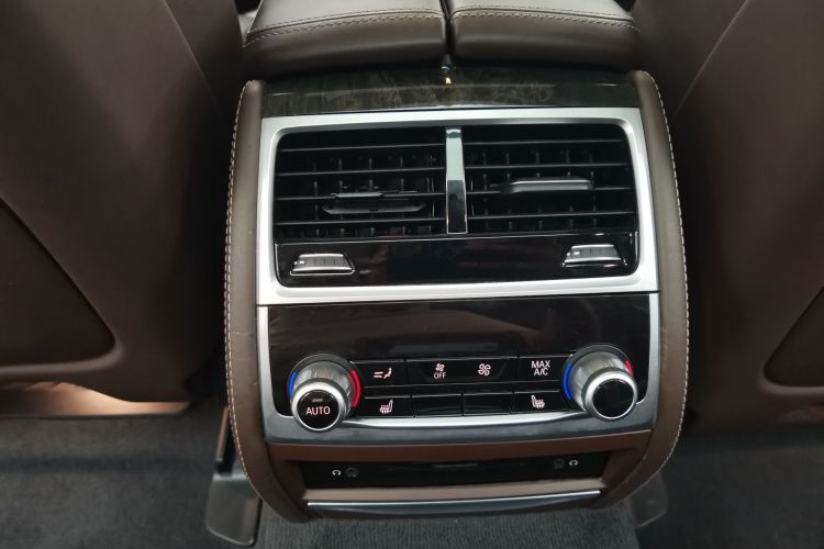 宝马7系 2016款 740Li 领先型中控内饰7005