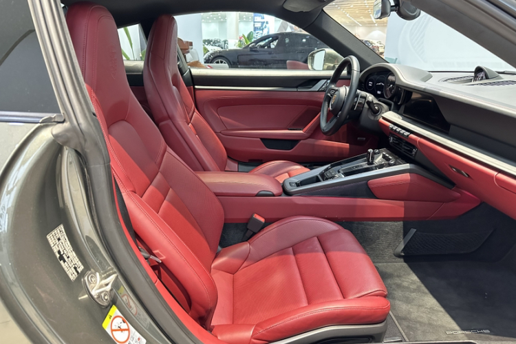 保时捷911 2020款 Carrera 3.0T中控内饰7010