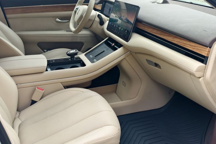 鸿蒙智行 问界M7 2024款 1.5T 后驱Plus版 6座中控内饰7008