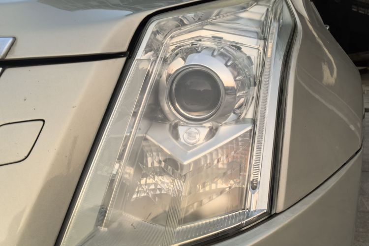 凯迪拉克SRX 2013款 3.6L 旗舰型局部细节9001