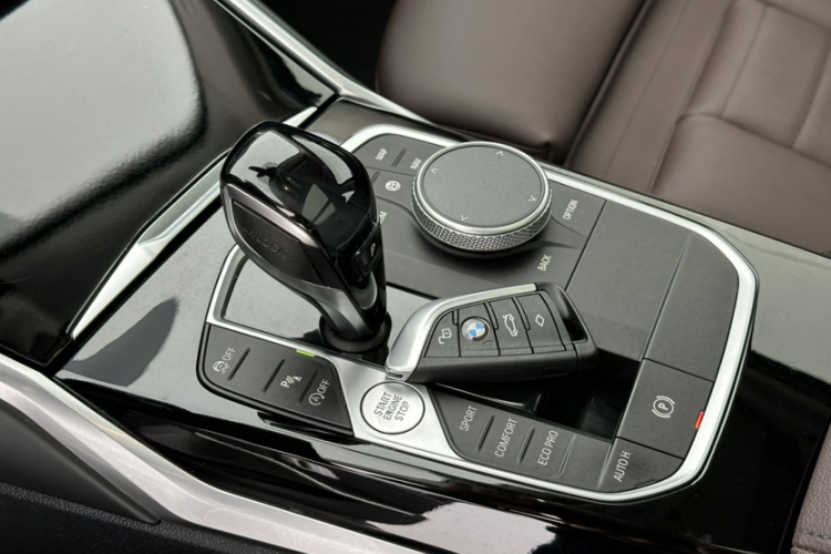 宝马3系 2021款 改款 320Li M运动套装局部细节9003